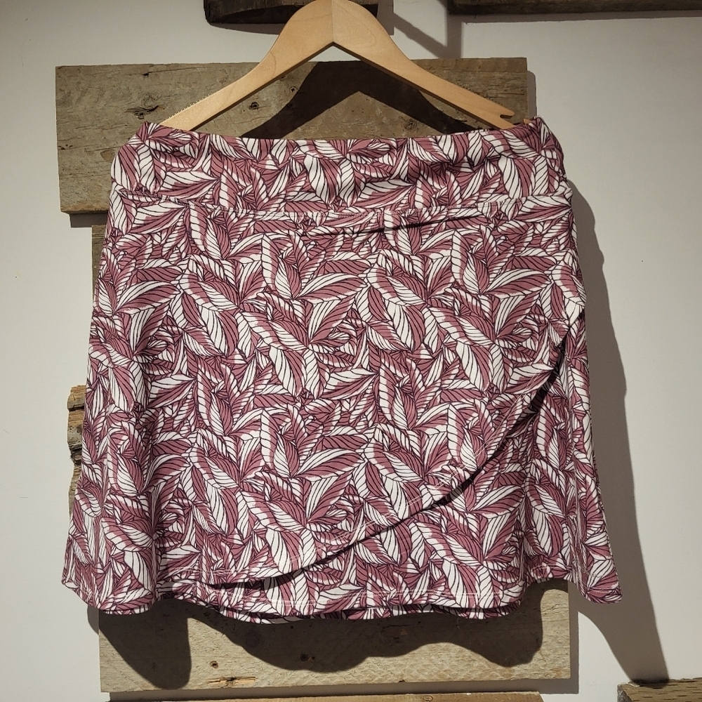 Eddie Baeur Leaf Print Skirt in Pink and White